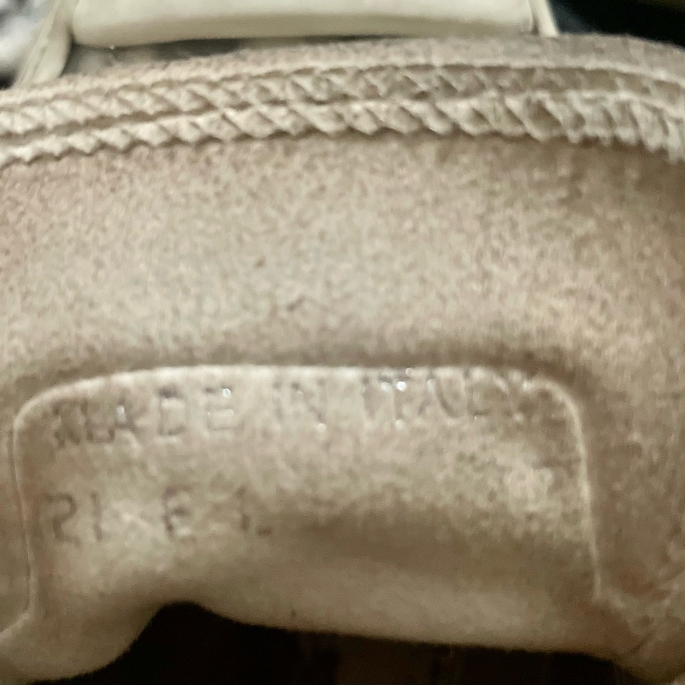 Dior B32 Low Top (Female) - Picture 2 of 8